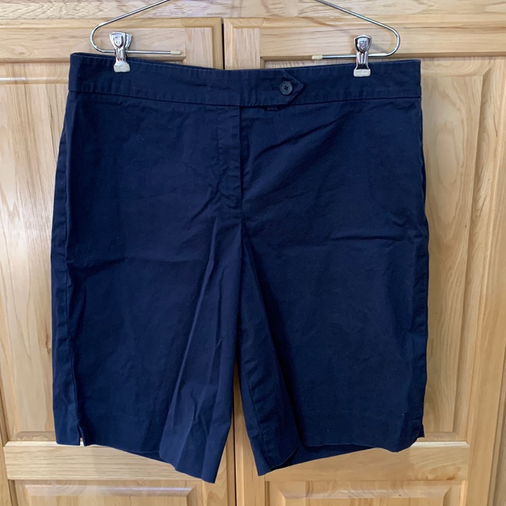 Size 16 Navy Jones New York shorts